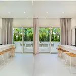 Otel Cocoοns &