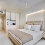 Cocoοns & Otel Fourka