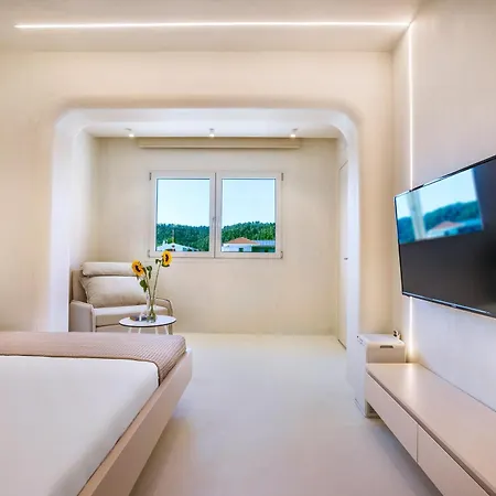 Cocoοns Suites&Villas Fourka Hotel *