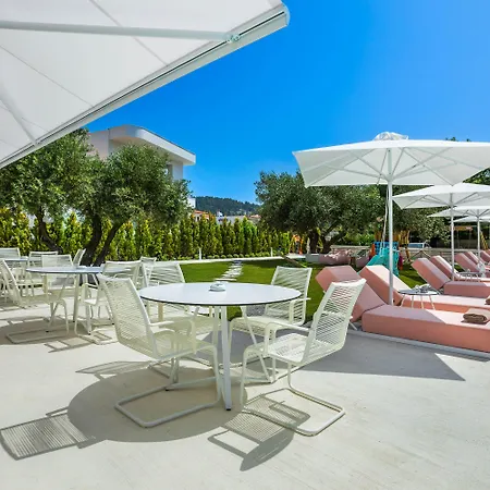 Cocoοns Suites&Villas Fourka