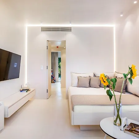 Cocoοns Luxury & Hotel *