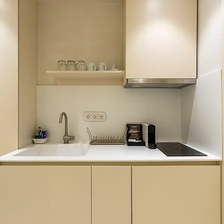 Cocoοns Suites&Villas Fourka Hotel