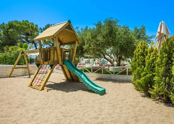 Отель Cocoοns & Фурка