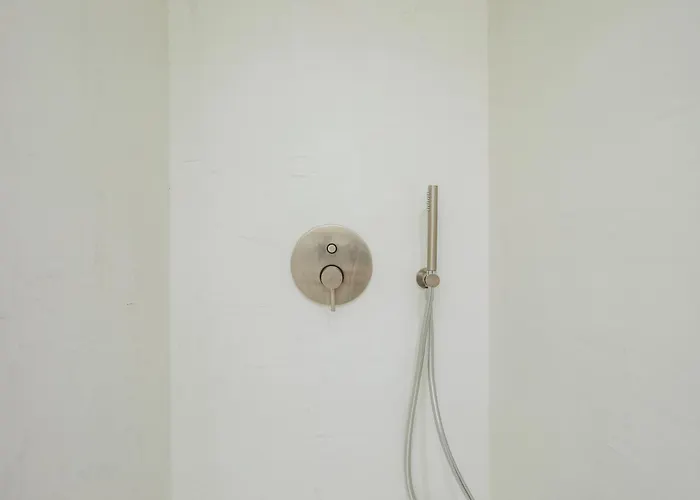 Отель Cocoοns & *