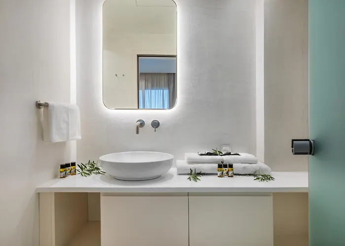 Отель Cocoοns & *