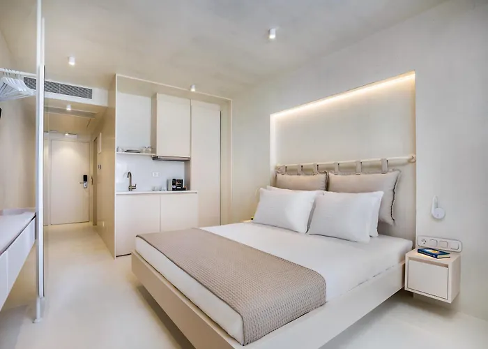 Cocoοns & Отель Фурка