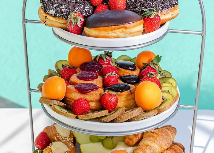 Cocoοns & Отель *