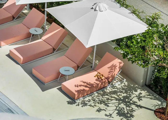 Cocoοns & Отель Фурка