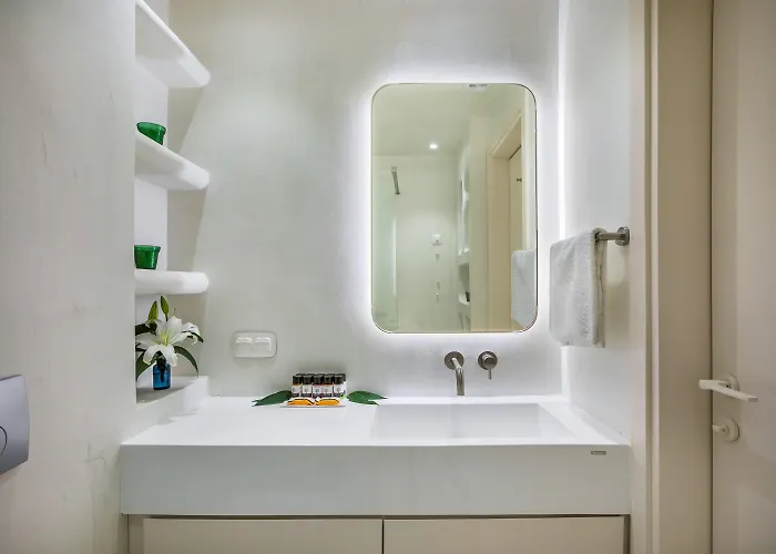 Отель Cocoοns &