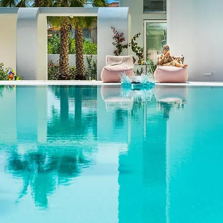 Cocoοns Luxury & Hotel Fourka