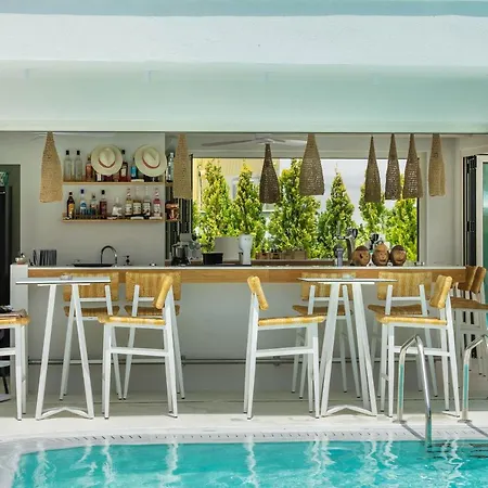 Cocoοns Luxury & Fourka