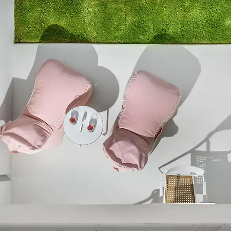 Cocoοns Luxury & * Fourka