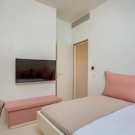 Cocoοns Luxury & Hotel Fourka