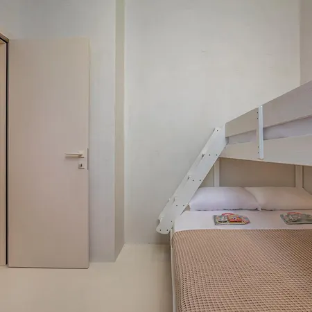 Cocoοns Luxury & Fourka