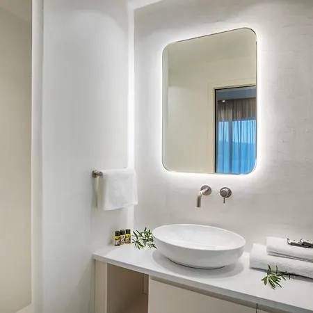 Cocoοns Luxury & Hotel