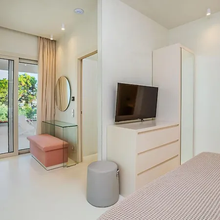 Hotel Cocoοns Luxury & Fourka