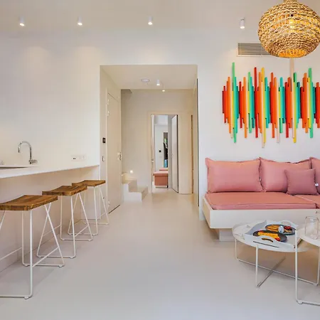 Cocoοns Luxury & * Fourka