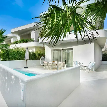 Cocoοns Luxury & Hotel Fourka