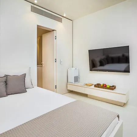 Cocoοns Luxury & Hotel *