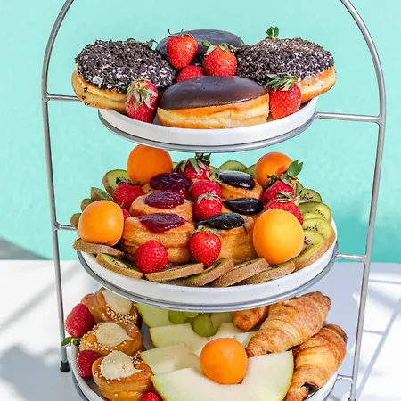 Cocoοns Luxury & Hotel *